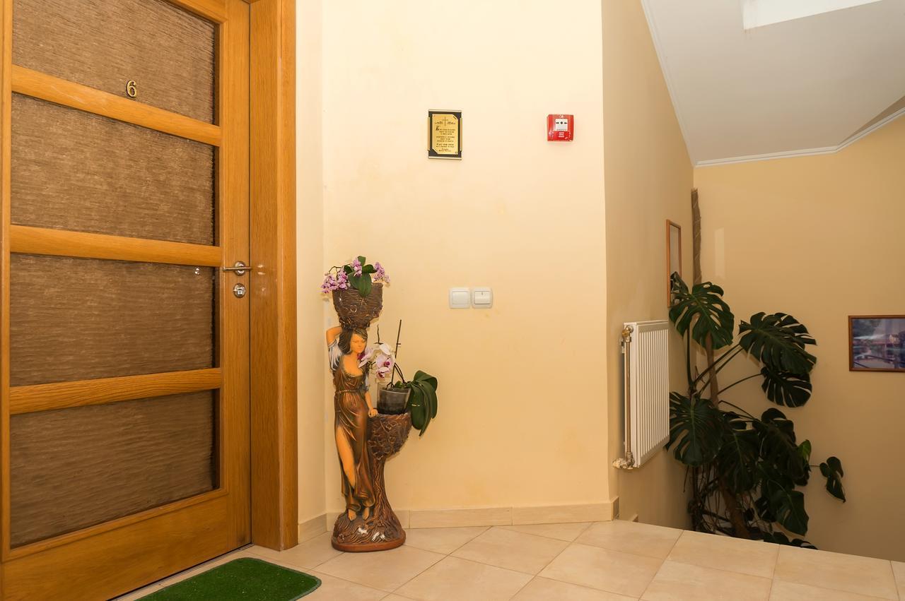 Hotel Кімнати В Центрі Użhorod Zewnętrze zdjęcie