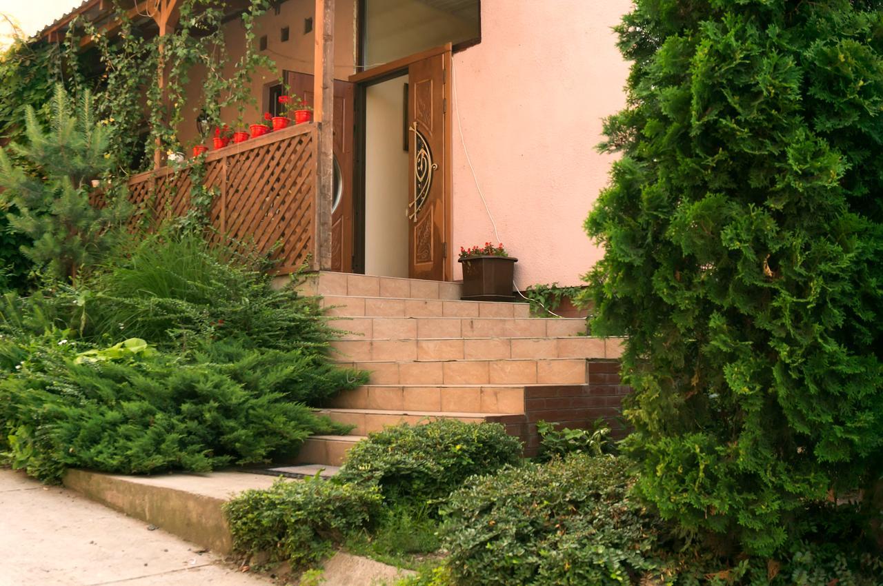 Hotel Кімнати В Центрі Użhorod Zewnętrze zdjęcie