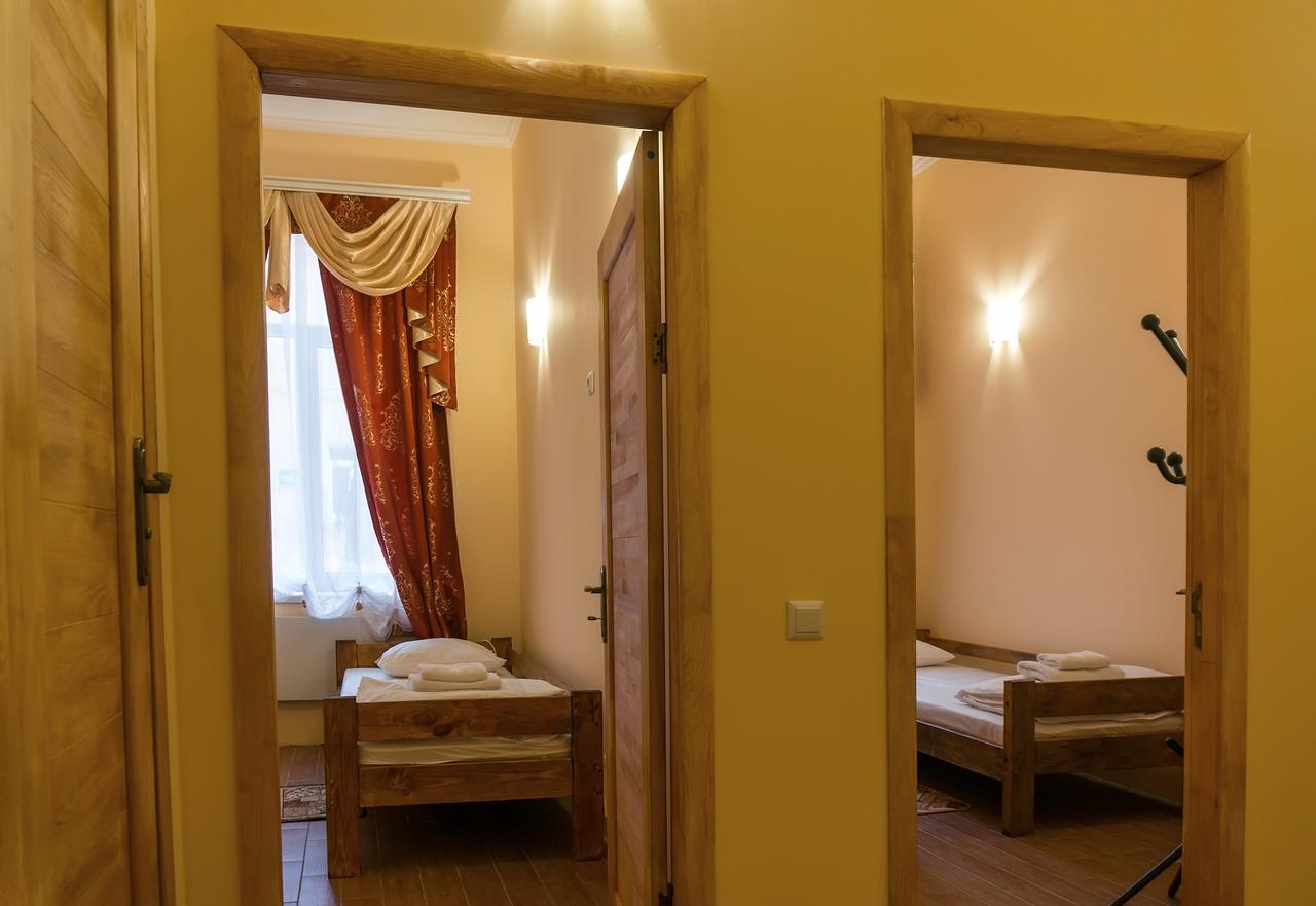 Hotel Кімнати В Центрі Użhorod Zewnętrze zdjęcie